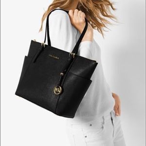 Michael Kors Jet Set Tote in Black Leather